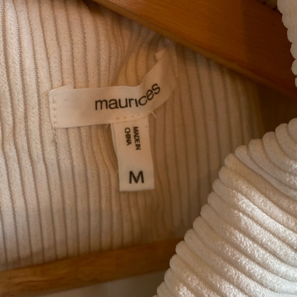 Maurice’s Puffer Vest - Picture 6 of 6